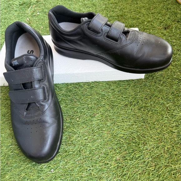 SAS Women’s 9.5W Black Leather Comfort Shoes Great Shape/ Great for Servers - Picture 3 of 7